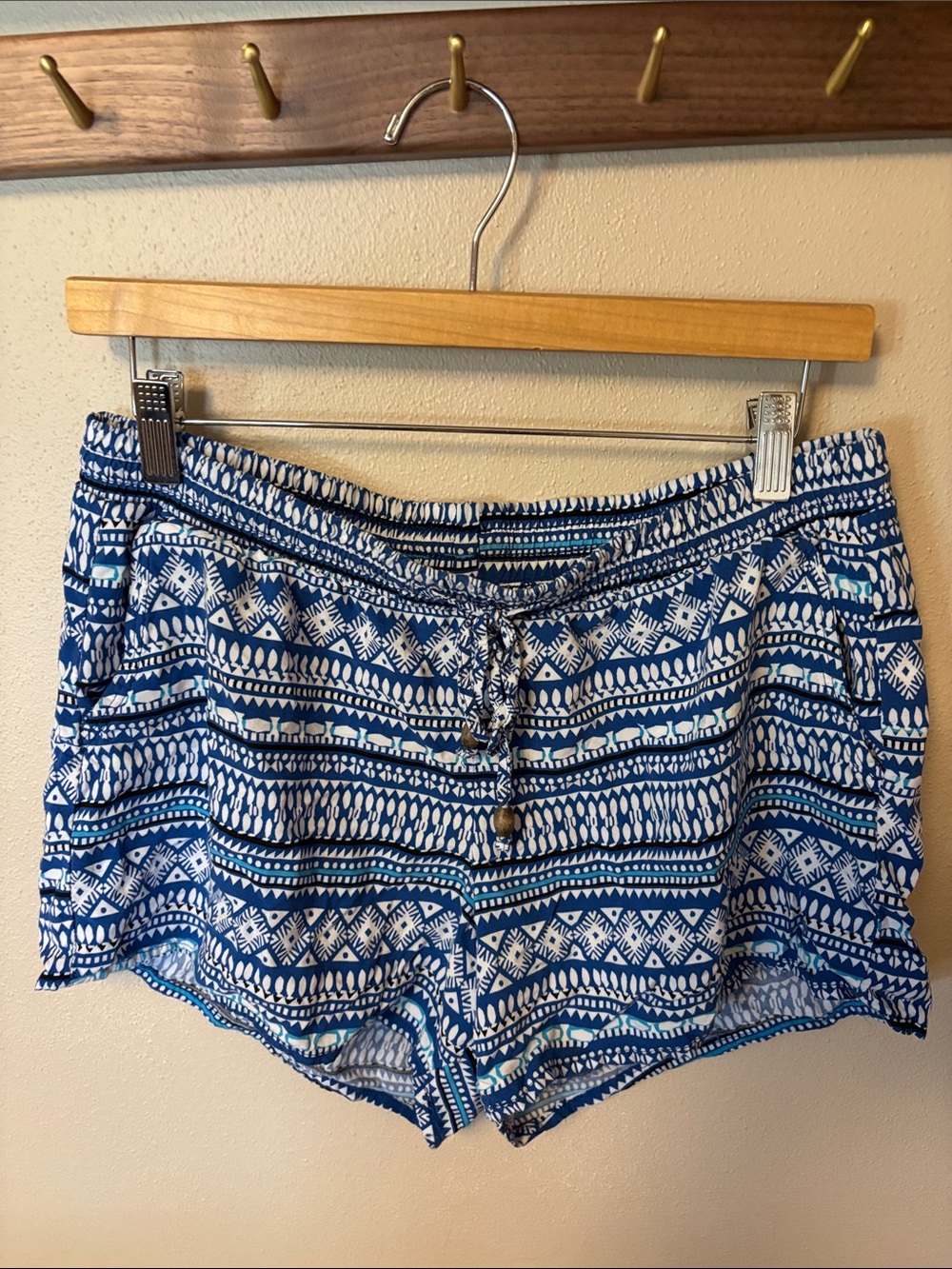 Old Navy Blue and White Printed Women’s Shorts